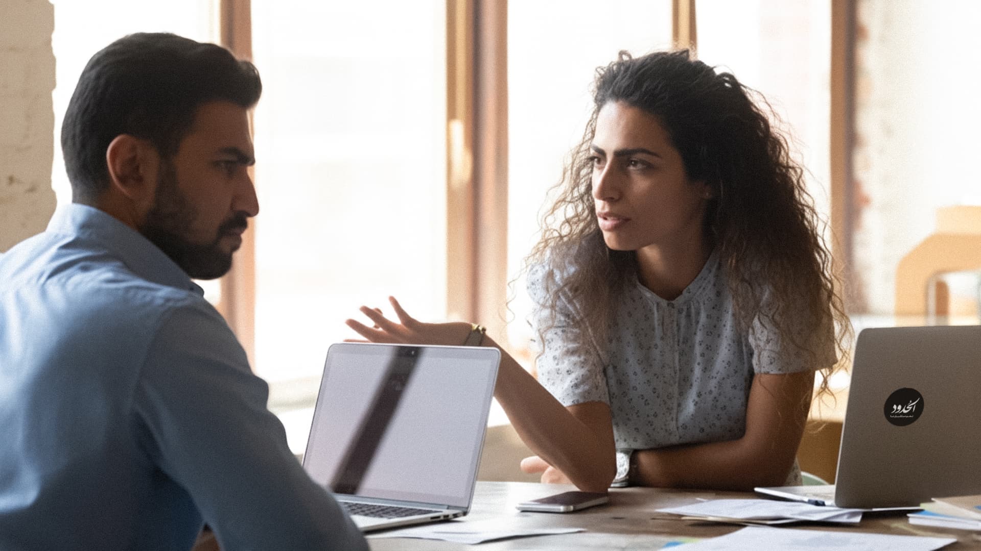 صورة دراسات الحدود: ٩٤٪ من الذين يسألونك "ما الذي يزعجك؟" هم الشيء المزعج بحد ذاته