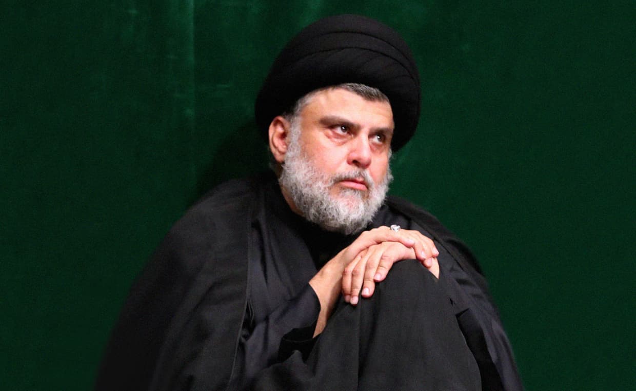 صورة الصدر يضرب عن الطعام احتجاجاً على اعتزاله السياسة